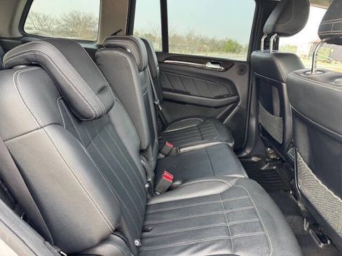 Used 2015 Mercedes-Benz GL 450 4MATIC image 21