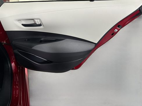 Used 2022 Toyota Corolla LE FWD image 27