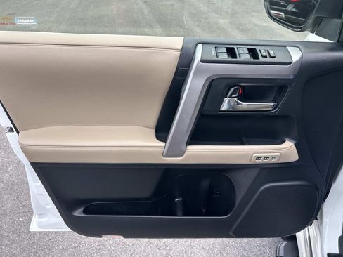 Used 2021 Toyota 4Runner Limited AWD/4WD image 29
