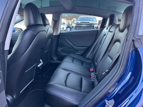 Used 2018 Tesla Model 3 Long Range image 11