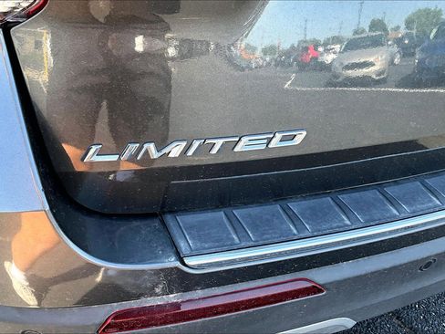 Used 2020 Ford Explorer Limited AWD/4WD image 6