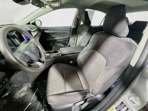 Used 2025 Toyota Camry LE FWD image 18
