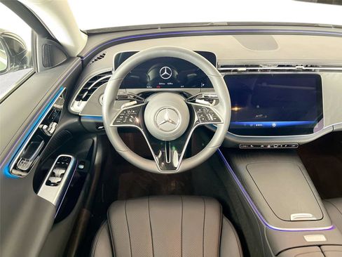 Used 2025 Mercedes-Benz E 350 4MATIC Sedan image 23