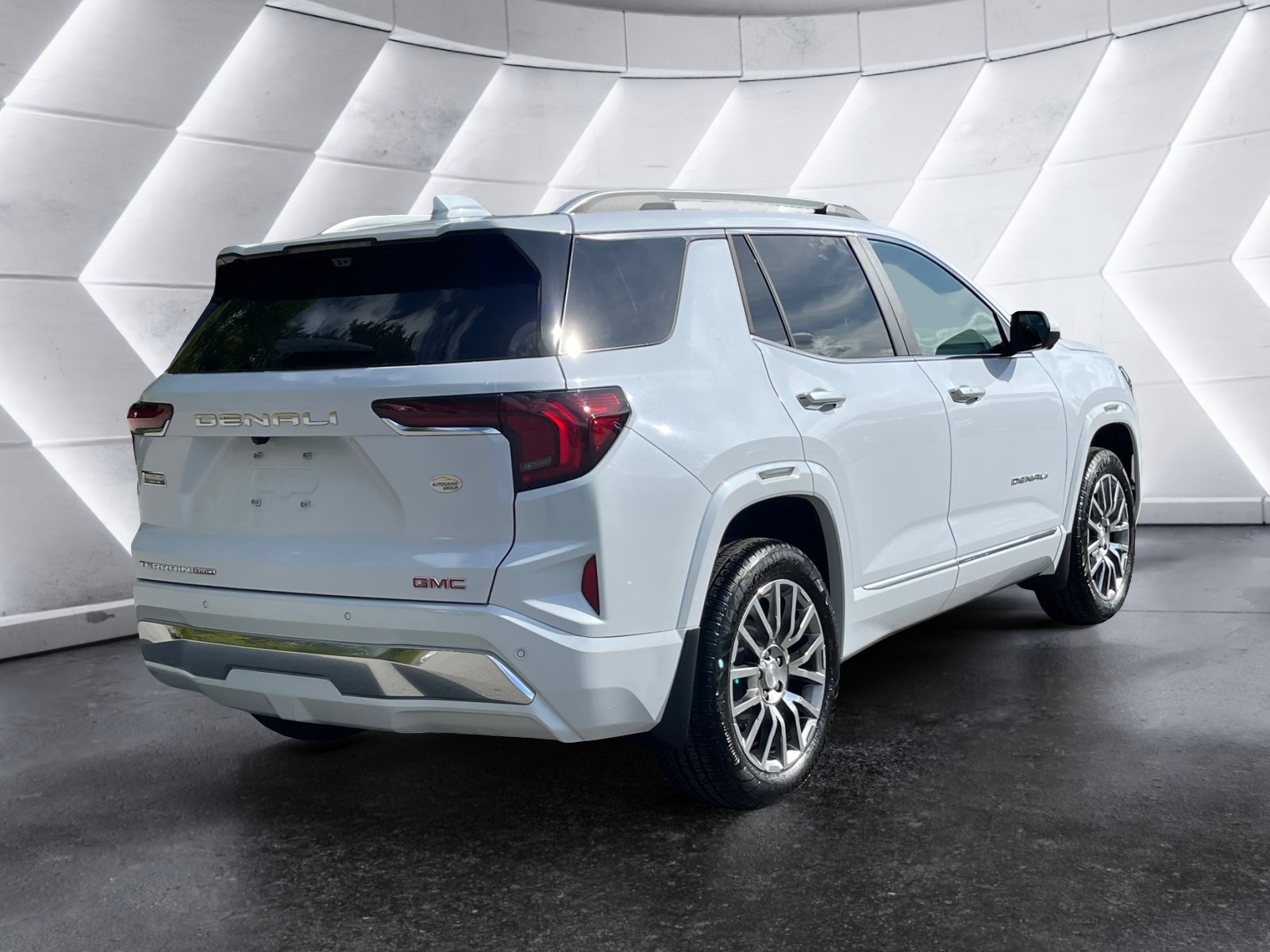 New 2027 GMC Terrain Denali w/ LPO, Floor Liner Package AWD/4WD image 6