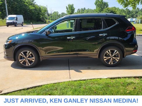 Used 2020 Nissan Rogue SV w/ Sun & Sound Touring Package AWD/4WD image 6