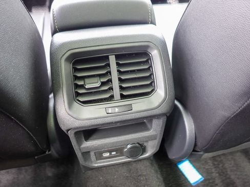 Used 2023 Volkswagen Tiguan SE FWD image 24