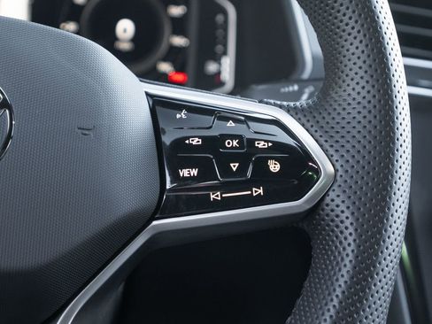 Used 2022 Volkswagen Tiguan SEL R-Line image 19