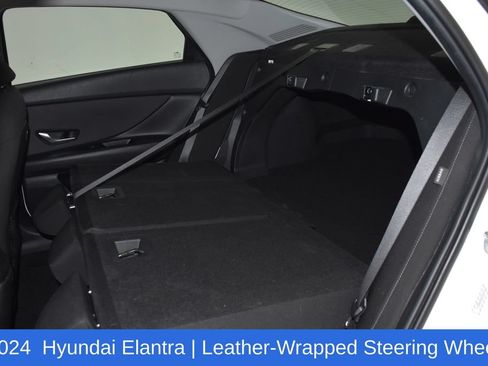 Used 2024 Hyundai Elantra SEL w/ Convenience Package FWD image 32