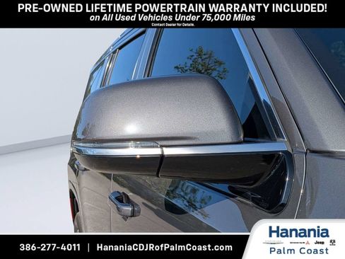 Used 2022 Jeep Wagoneer Series III w/ Flexible Seating Group AWD/4WD image 12