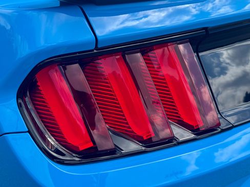 Used 2017 Ford Mustang Shelby GT350 w/ Electronics Package RWD image 34