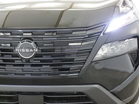 New 2026 Nissan Rogue SV FWD image 8