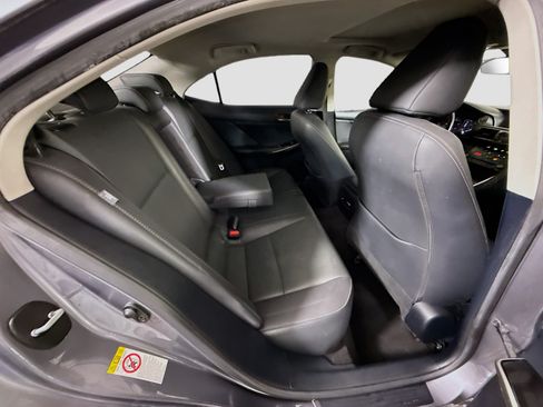 Used 2018 Lexus IS 300 w/ Comfort Package RWD image 27