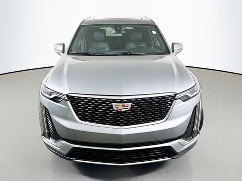 Used 2024 Cadillac XT6 Luxury AWD/4WD image 2