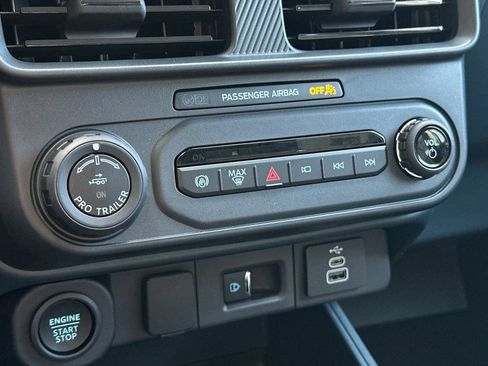 New 2026 Ford Maverick Lariat w/ Black Appearance Package AWD/4WD image 19