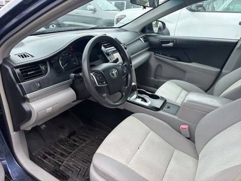 Used 2014 Toyota Camry LE image 3