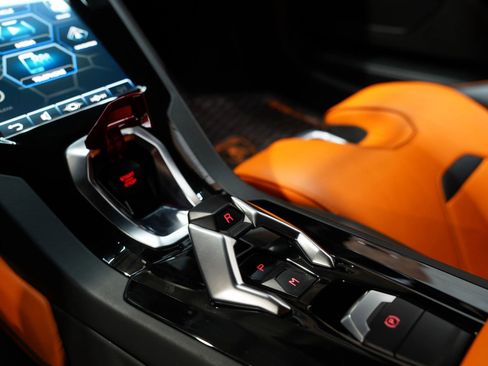 Used 2020 Lamborghini Huracan EVO RWD image 68