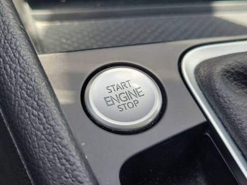 Used 2025 Volkswagen Jetta SE FWD image 30