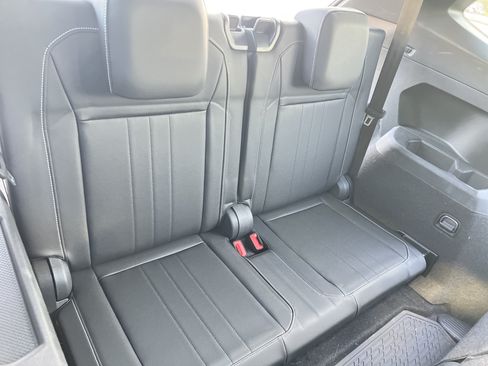 Used 2023 Volkswagen Tiguan SE R-Line FWD image 23