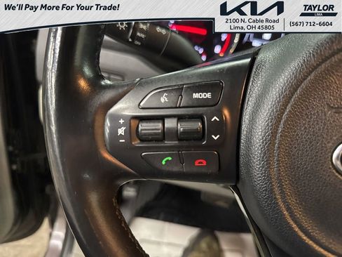 Used 2017 Kia Sedona LX w/ LX Essentials Premium Package image 20