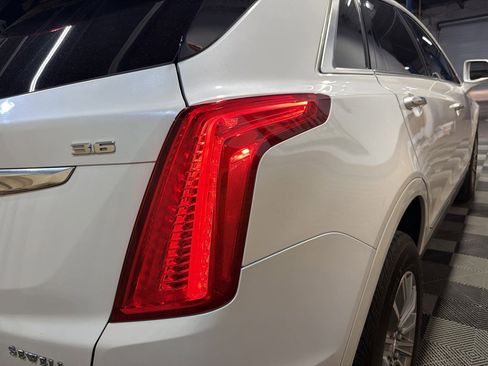 Used 2017 Cadillac XT5 Luxury w/ Driver Awareness Package FWD image 10