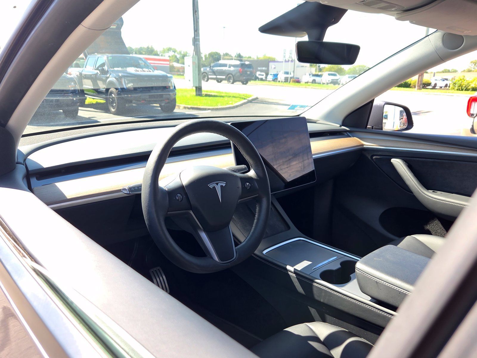 Used 2023 Tesla Model Y Performance AWD/4WD image 11