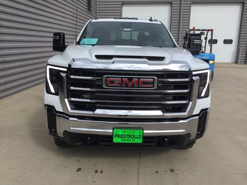 New 2026 GMC Sierra 3500 SLE w/ SLE Value Package image 3