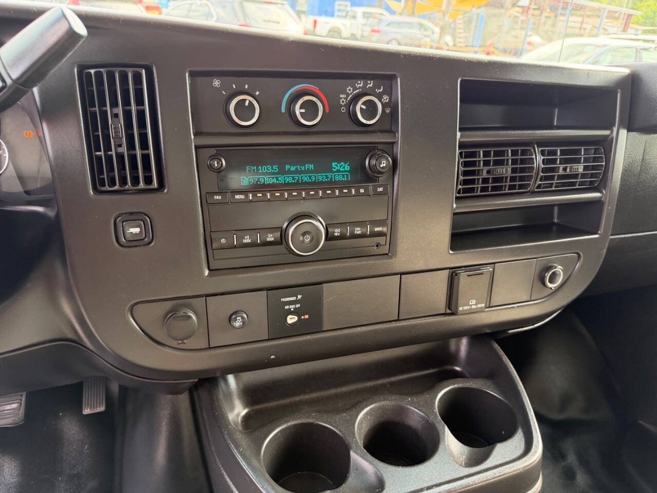Used 2017 Chevrolet Express 3500 RWD image 11