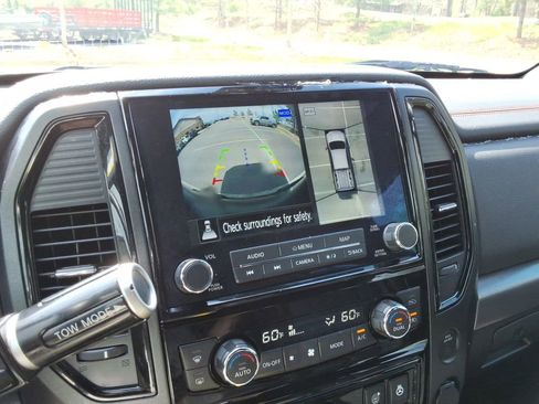 Used 2024 Nissan Titan PRO-4X w/ Pro-4x Convenience Package image 16