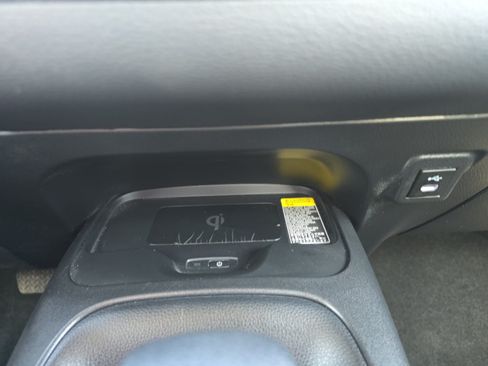 Used 2025 Toyota Corolla LE w/ LE Premium Package FWD image 25