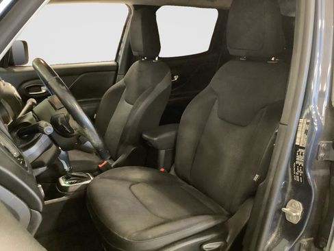Used 2020 Jeep Renegade Altitude FWD image 10