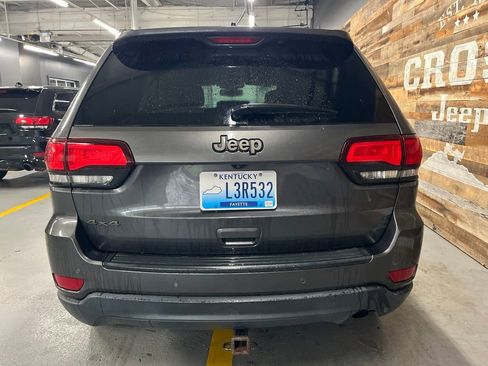 Used 2016 Jeep Grand Cherokee Laredo 75th Anniversary AWD/4WD image 9