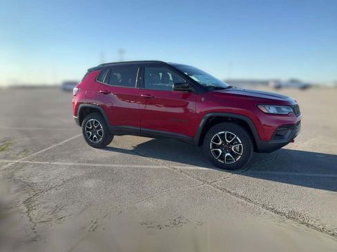 New 2026 Jeep Compass Trailhawk image 15