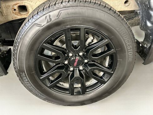 Used 2024 GMC Sierra 1500 Elevation AWD/4WD image 11