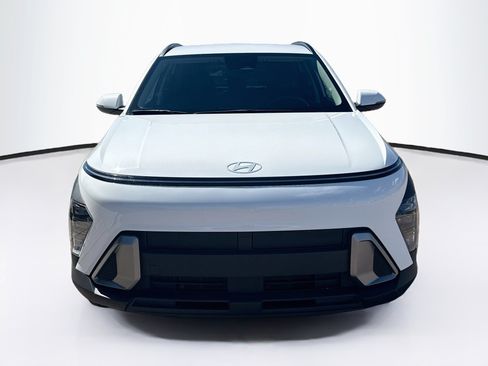 Used 2025 Hyundai Kona SEL AWD/4WD image 2