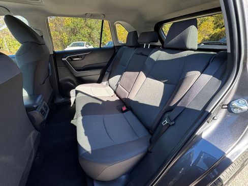 Used 2025 Toyota RAV4 XLE image 32
