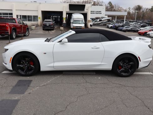 Used 2022 Chevrolet Camaro LT w/ RS Package image 7