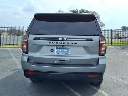 Certified 2024 Chevrolet Suburban Z71 w/ Luxury Package image 7