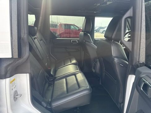 Used 2025 Ford Bronco Outer Banks image 14