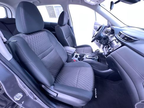 Used 2020 Nissan Rogue S FWD image 36
