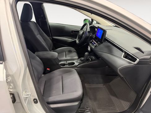 Used 2025 Toyota Corolla LE FWD image 16