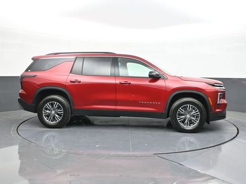 New 2026 Chevrolet Traverse LT image 17