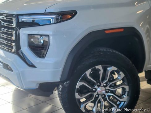 New 2026 GMC Canyon Denali image 4