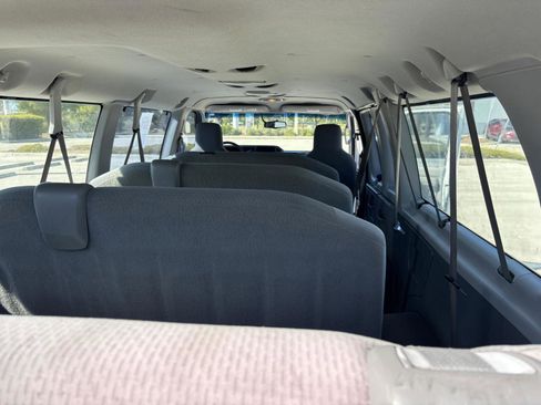 Used 2010 Ford E-350 and Econoline 350 XL image 11