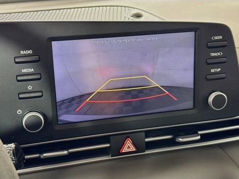 Used 2023 Hyundai Elantra SEL FWD image 15
