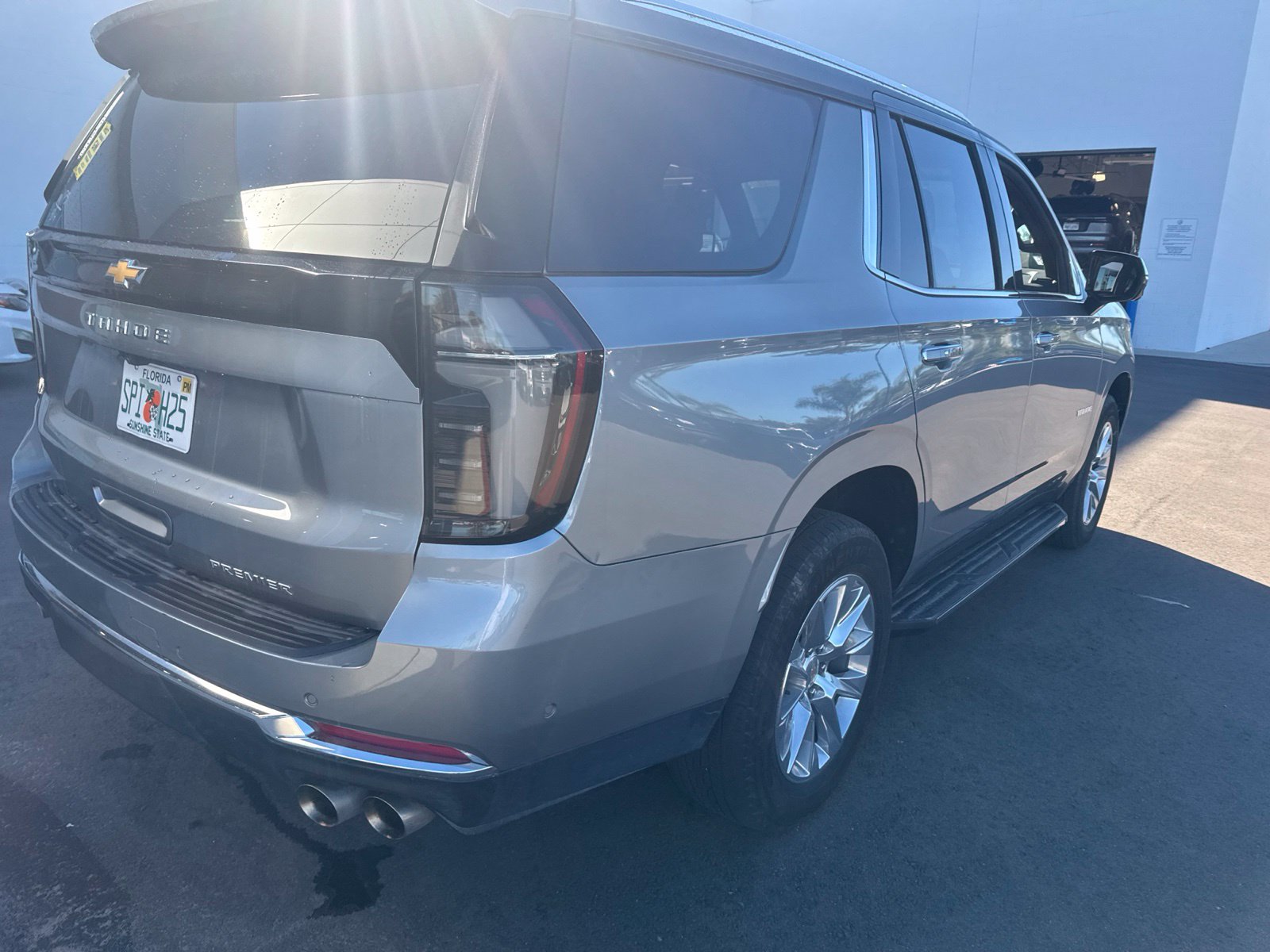 Used 2025 Chevrolet Tahoe Premier AWD/4WD image 4