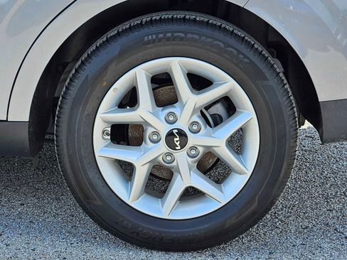 Used 2025 Kia Soul LX FWD image 13
