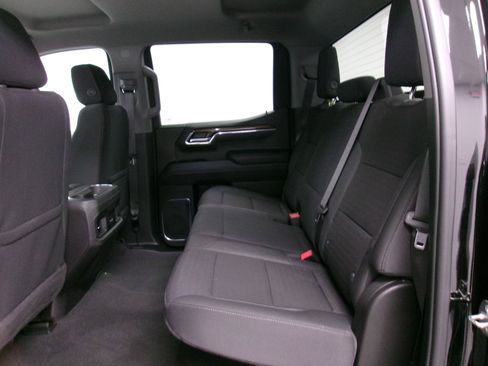 Used 2024 Chevrolet Silverado 1500 LT Trail Boss AWD/4WD image 9