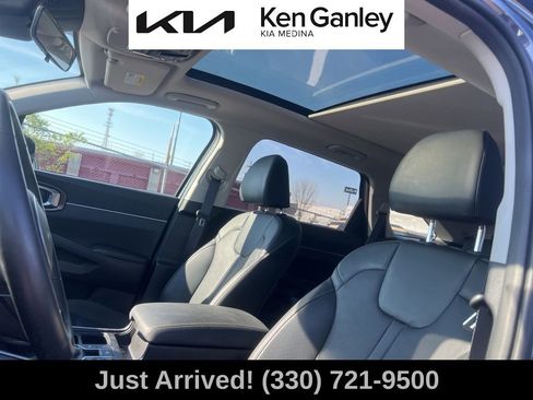 Certified 2024 Kia Sorento S w/ Panoramic Sunroof Package image 11