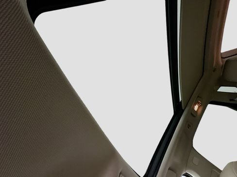 Used 2015 Cadillac SRX Luxury w/ Driver Awareness Package image 26