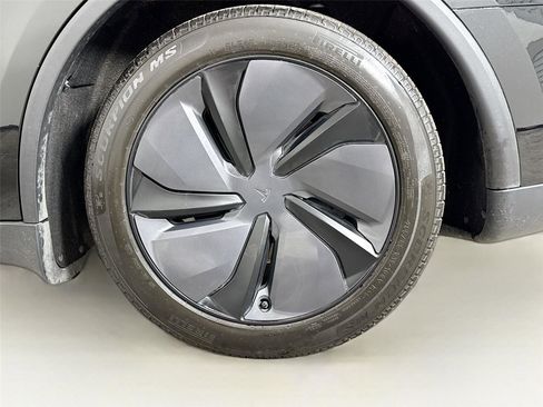 Used 2026 Tesla Model Y 2WD image 35